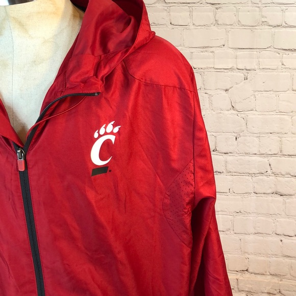 Adidas Red Jacket Climaproof Windbreaker has Logo XL - Picture 2 of 8